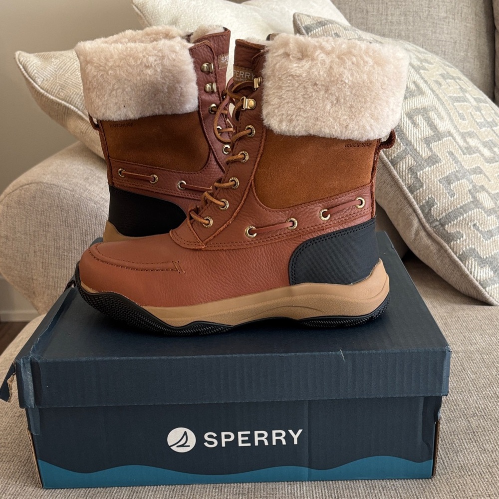 NWT Sperry Chestnut and Black Shearling-Trim Dakota Lace-Up Boots Sz 8.5